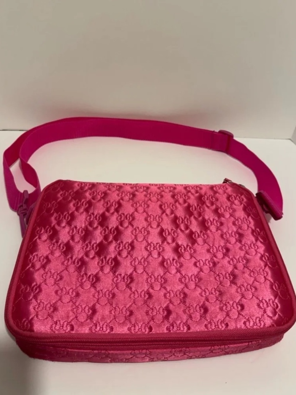 Disney Minnie Mouse Pin Trading Cross Body Bag